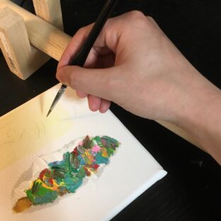 【DIY】絵を描くときの手の置き場「腕鎮」を作ろう!